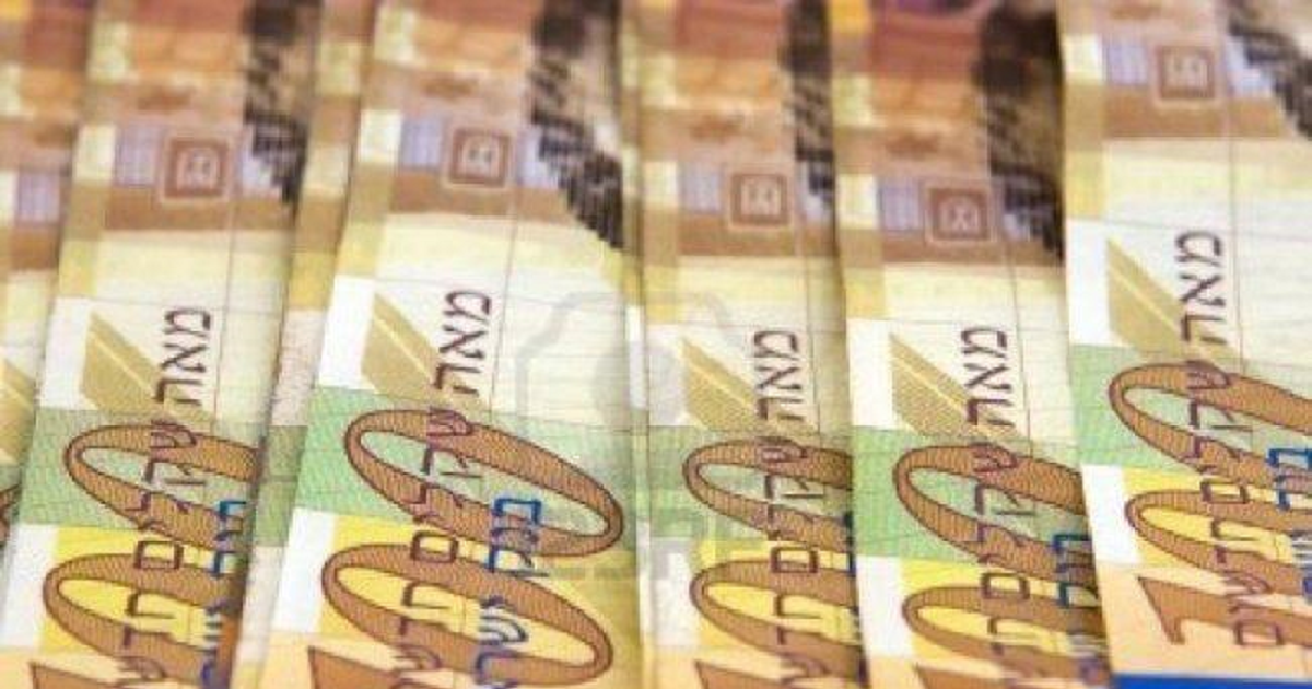 الشيكل يتراجع إلى أدنى مستوى في نحو شهرين